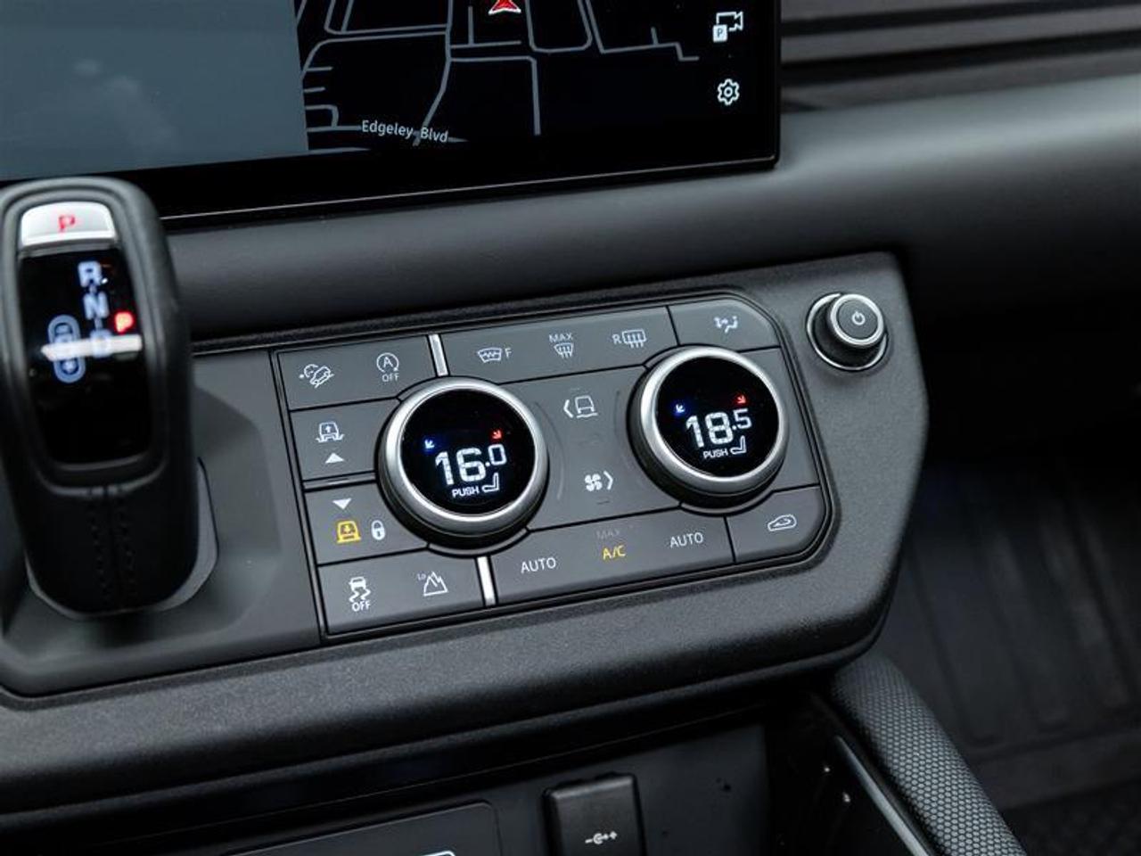 2024 Land Rover Defender  Photo