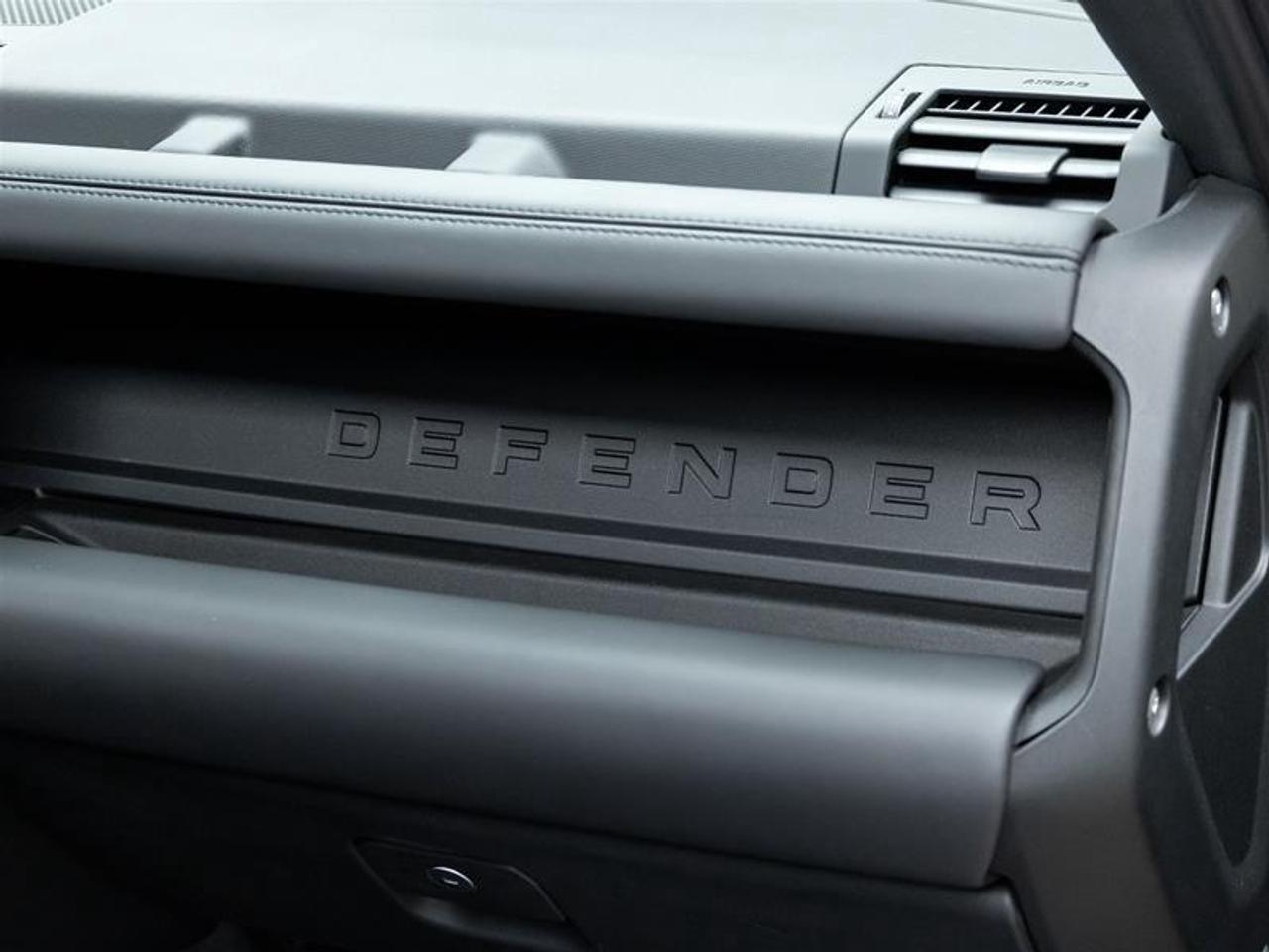 2024 Land Rover Defender  Photo