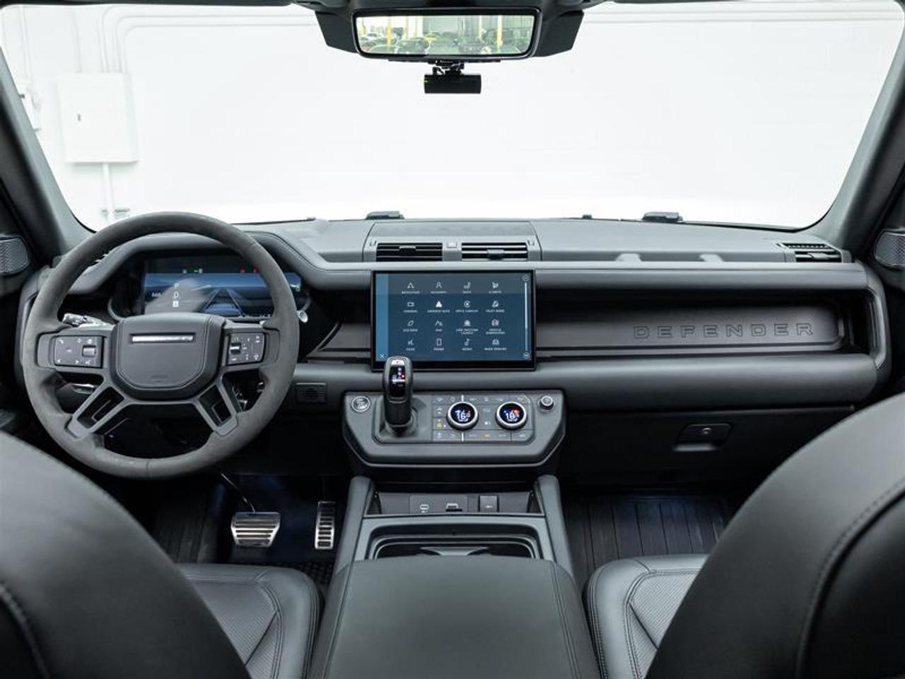 2024 Land Rover Defender  Photo