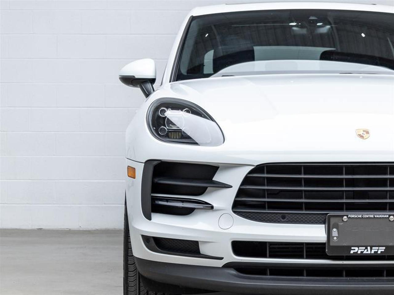 2021 Porsche Macan  Photo