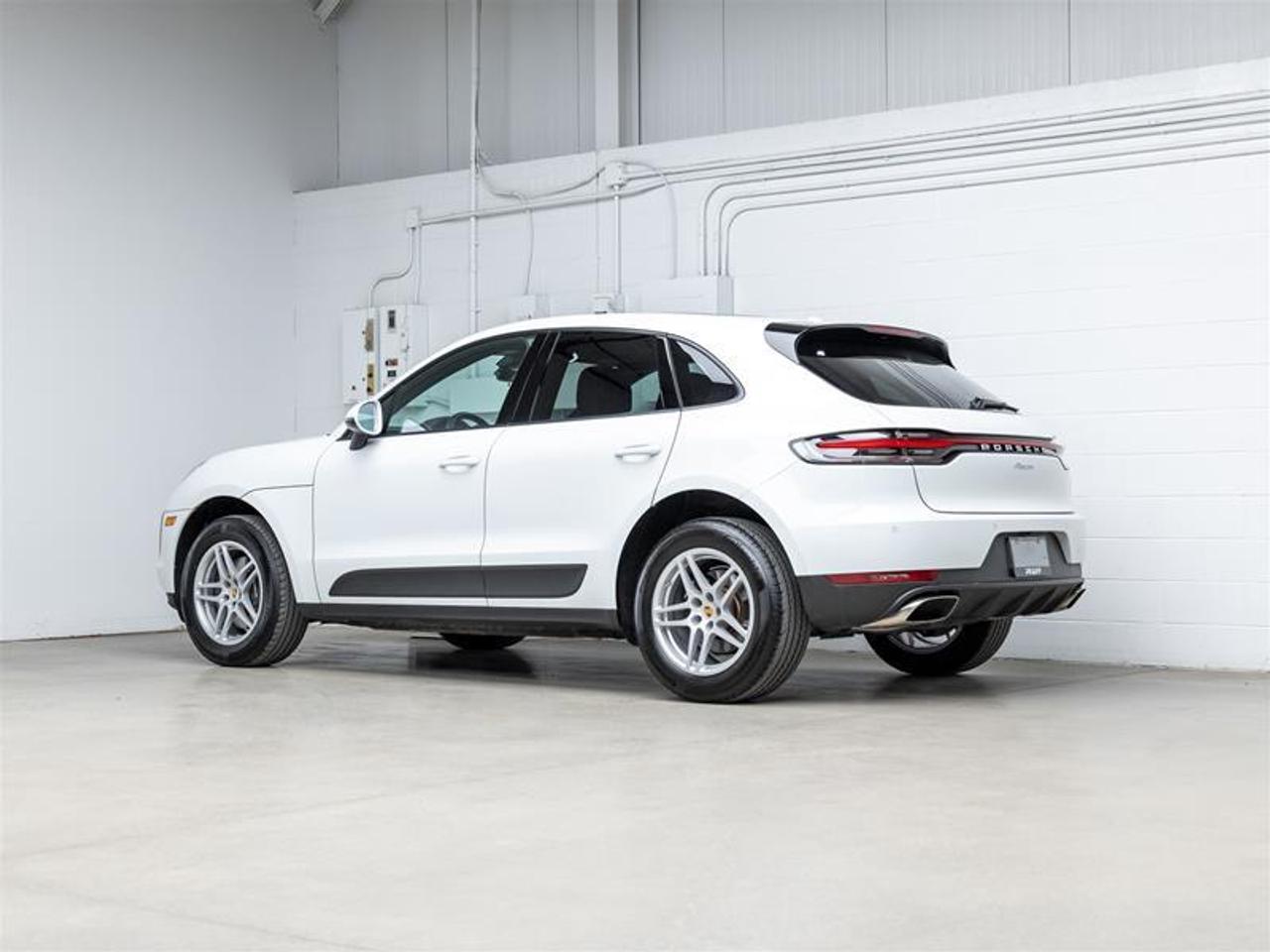 2021 Porsche Macan  Photo