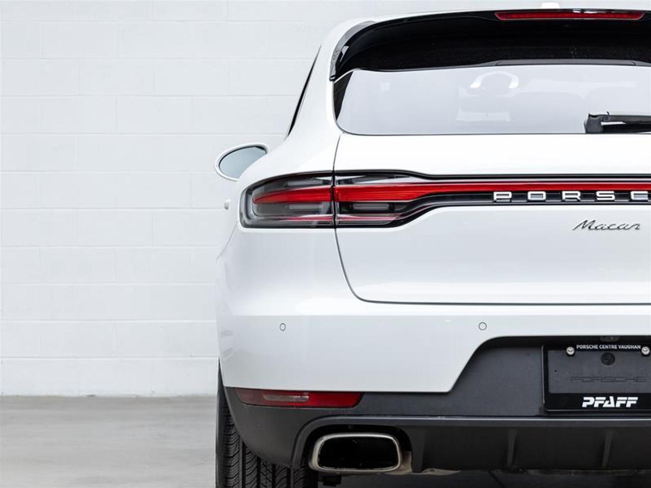 2021 Porsche Macan  Photo