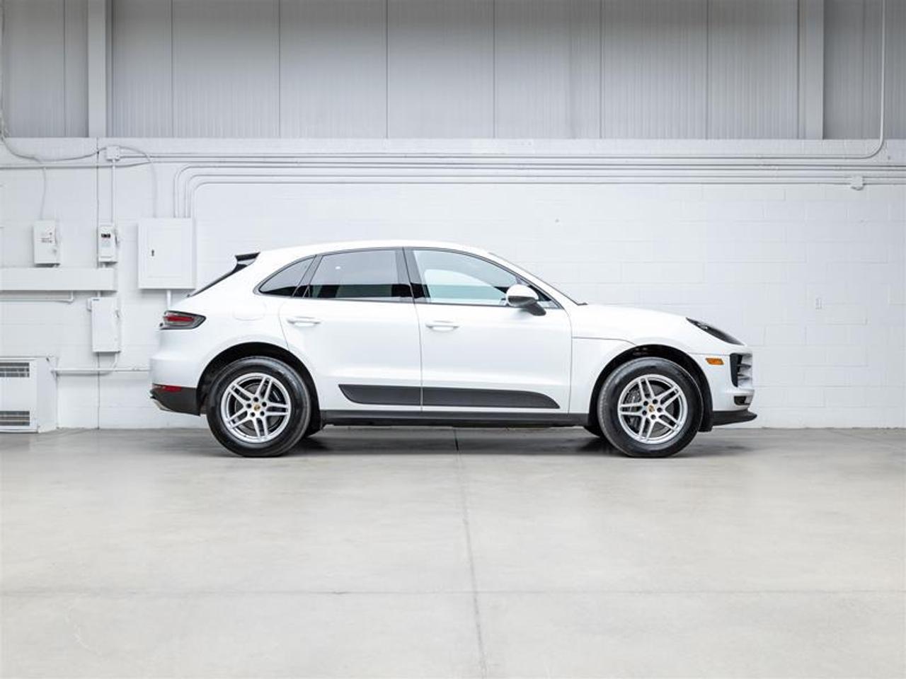 2021 Porsche Macan  Photo