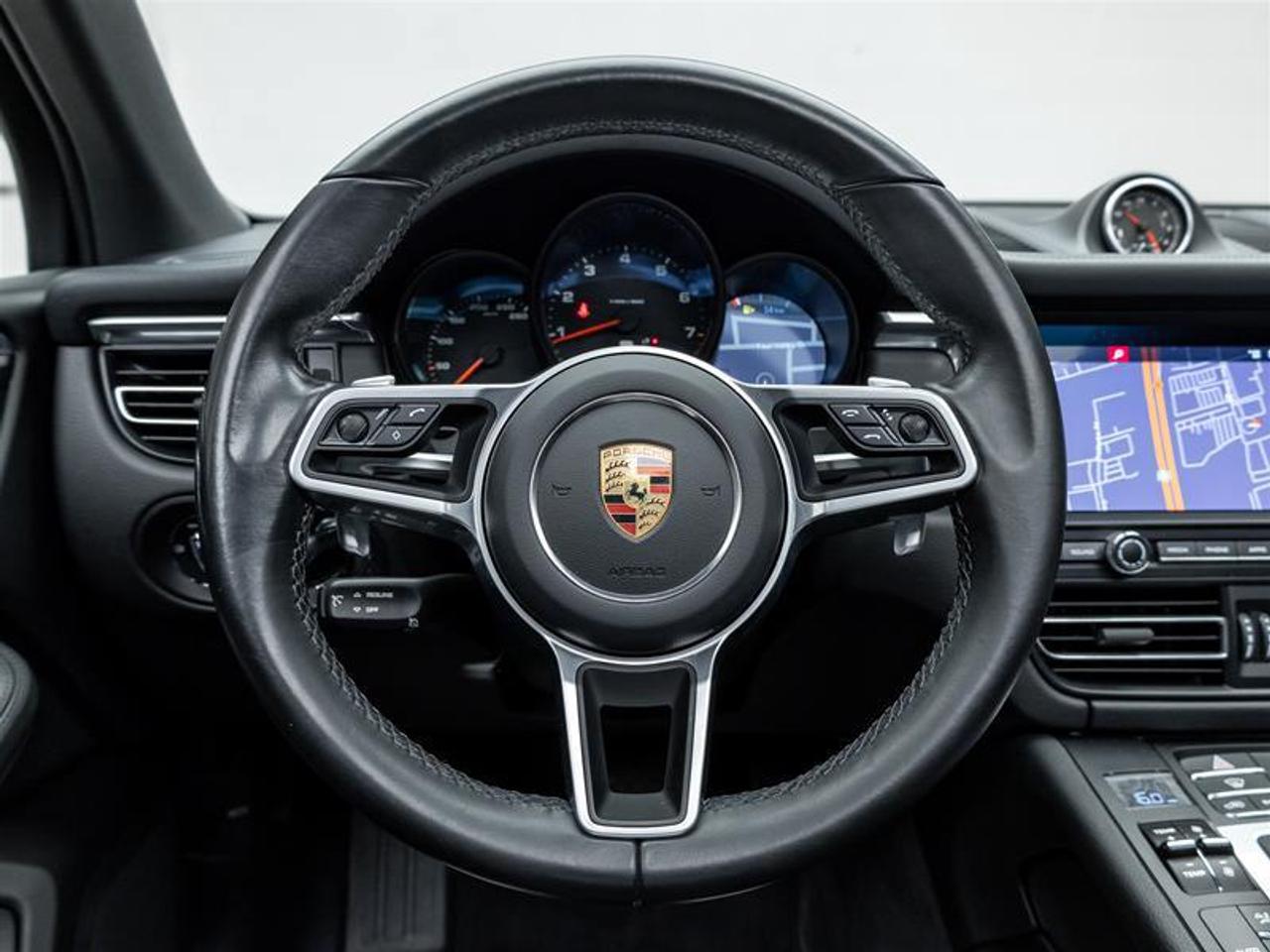 2021 Porsche Macan  Photo
