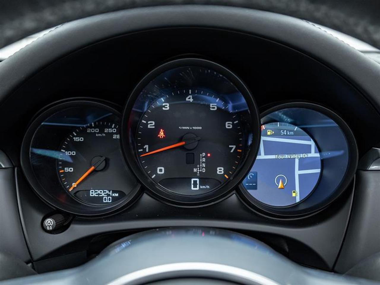 2021 Porsche Macan  Photo