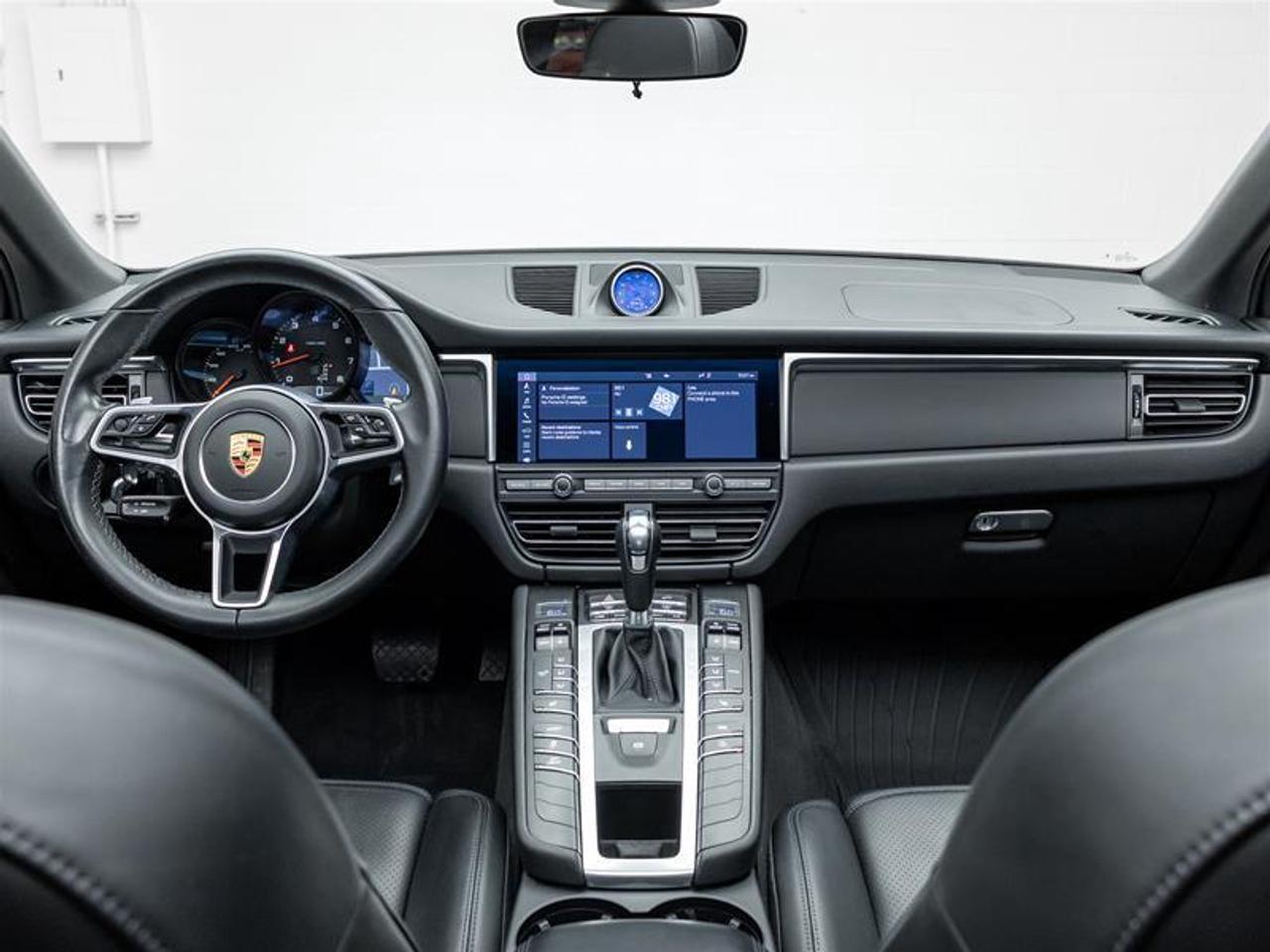 2021 Porsche Macan  Photo