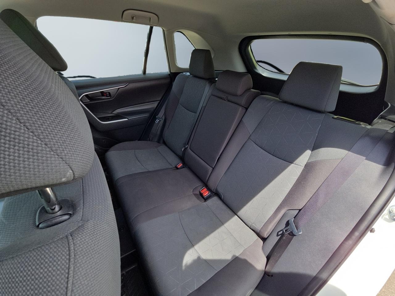 2024 Toyota RAV4 LE AWD *CARPLAY/CAMERA/BLIND/LANE ASSIST/LED LIGHT Photo