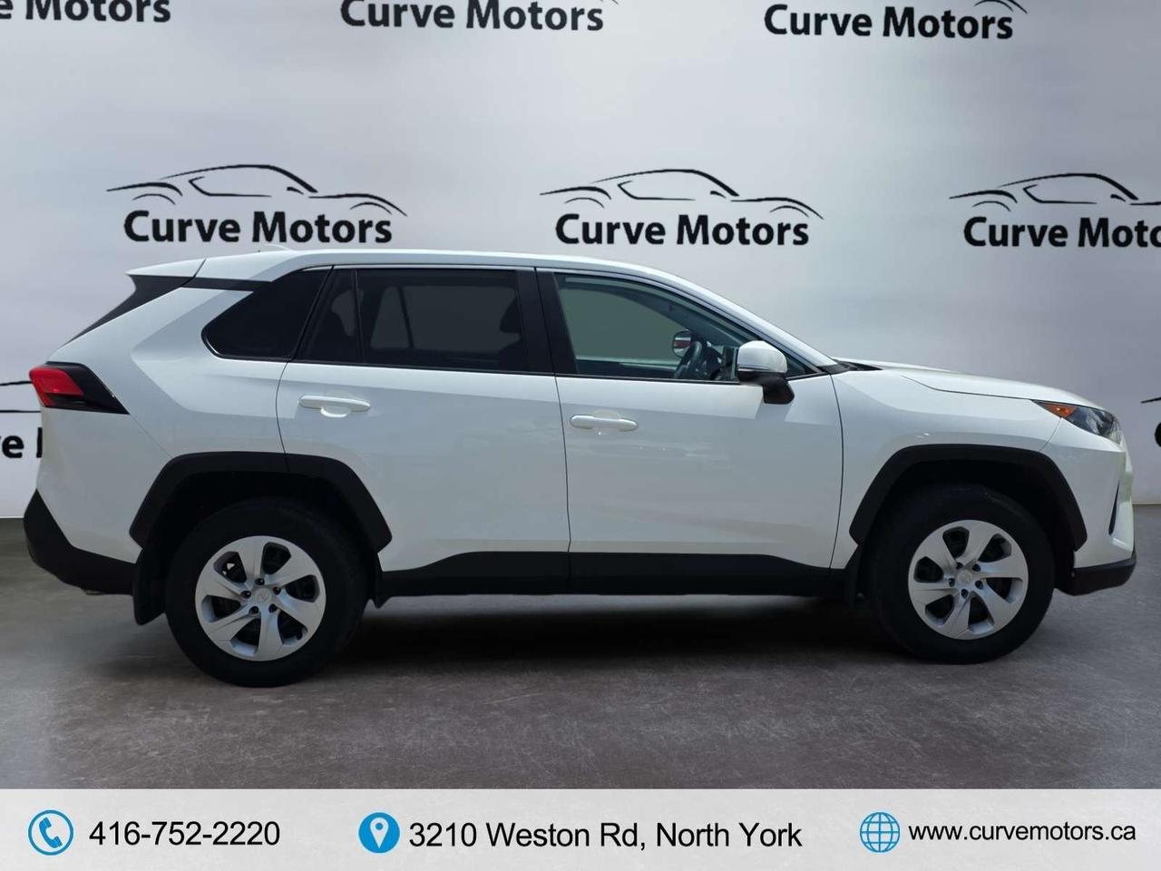 2024 Toyota RAV4 LE AWD *CARPLAY/CAMERA/BLIND/LANE ASSIST/LED LIGHTS/ALLOYS Photo