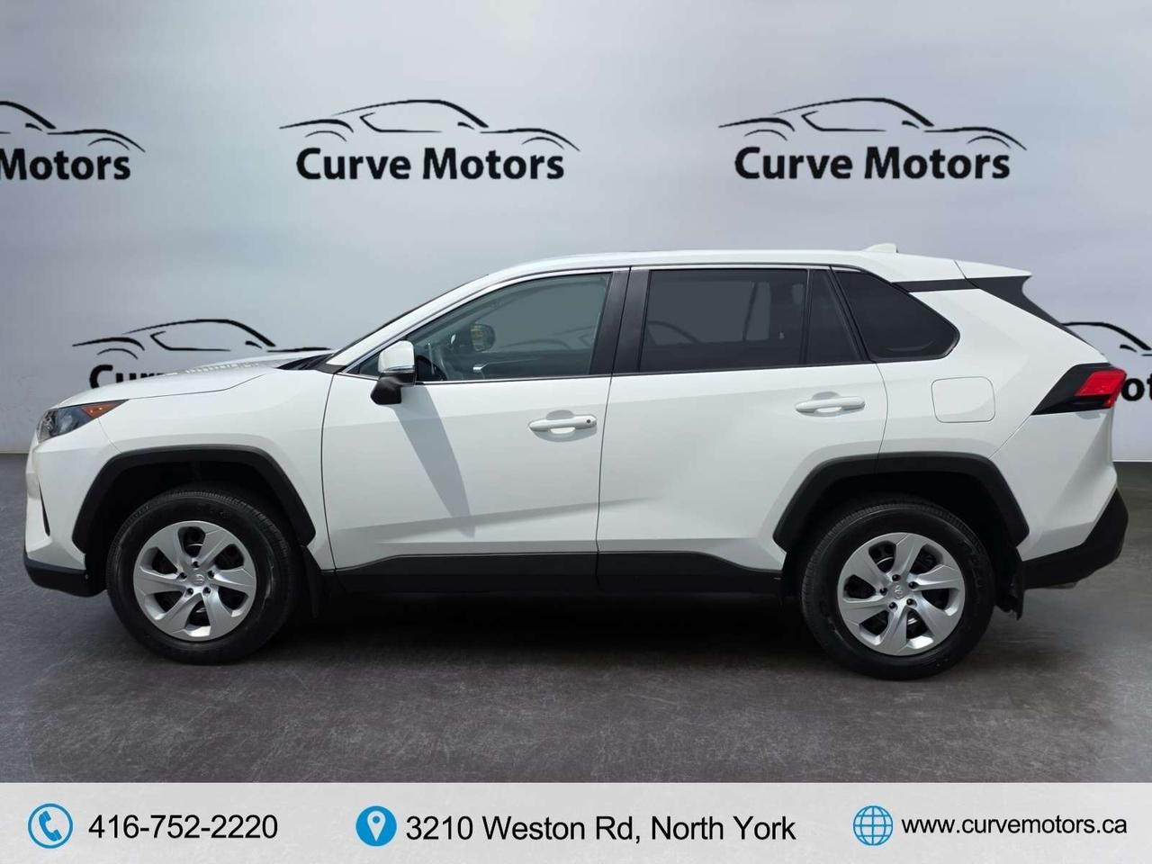 2024 Toyota RAV4 LE AWD *CARPLAY/CAMERA/BLIND/LANE ASSIST/LED LIGHTS/ALLOYS Photo