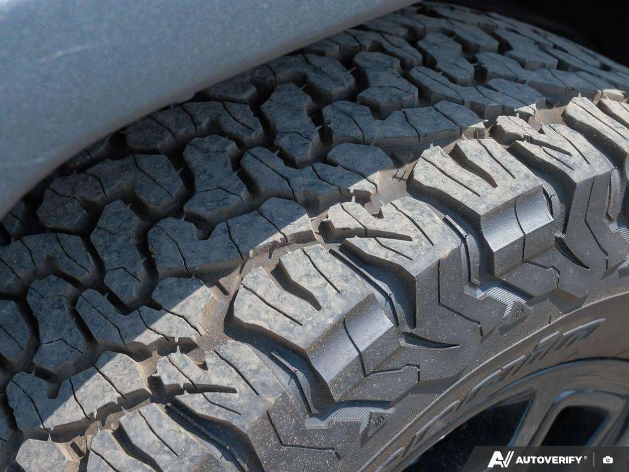 2018 Jeep Wrangler JK UNLIMITED WILLYS, 3.6L V6, 4X4, ALLOYS, CLOTH, CERTIFIED AS-TRADED! Photo