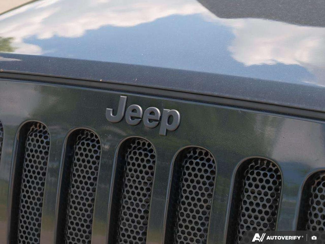 2018 Jeep Wrangler JK UNLIMITED WILLYS, 3.6L V6, 4X4, ALLOYS, CLOTH, CERTIFIED AS-TRADED! Photo