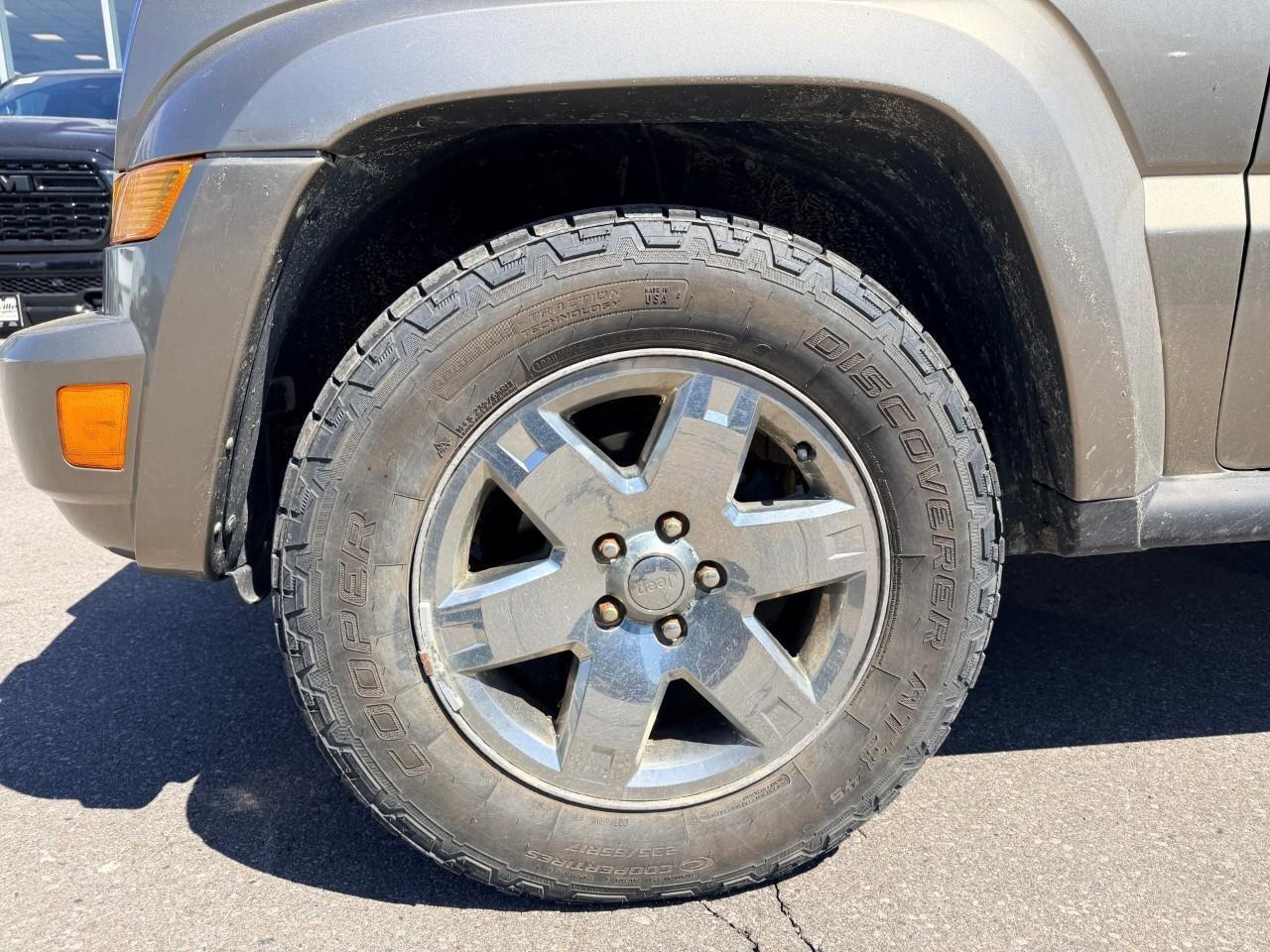 2005 Jeep Liberty 4dr Limited 4WD Photo