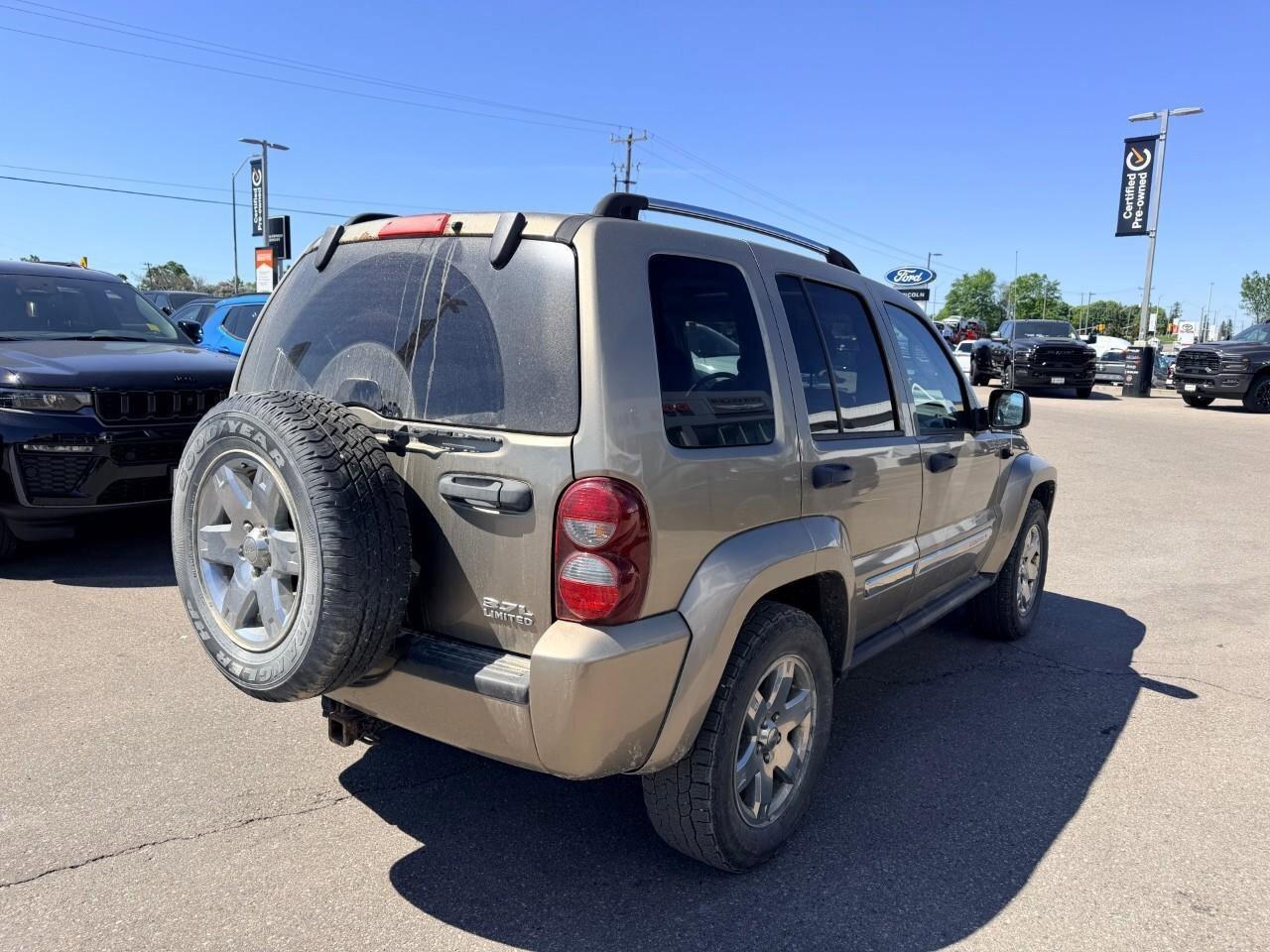 2005 Jeep Liberty 4dr Limited 4WD Photo