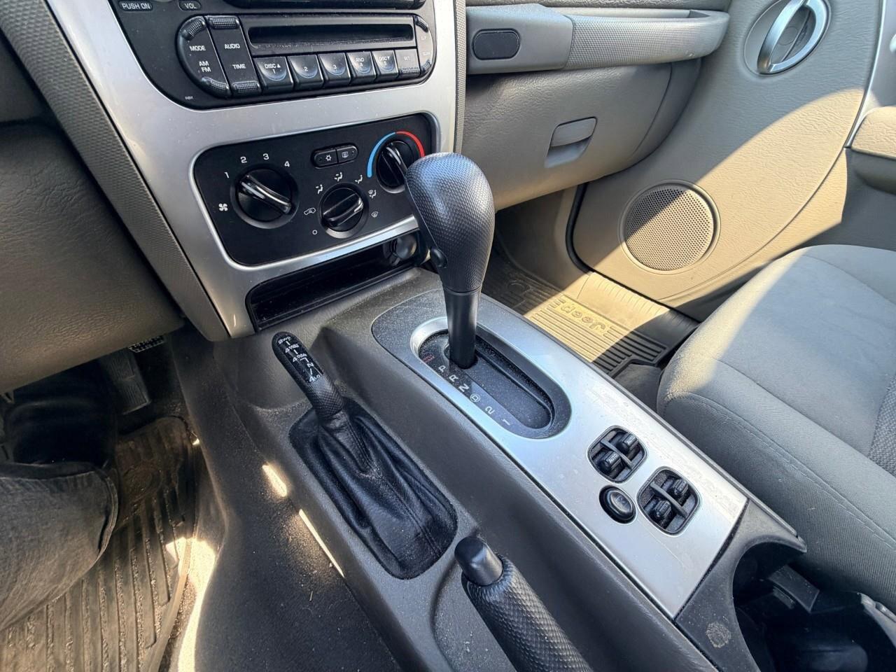 2005 Jeep Liberty 4dr Limited 4WD Photo