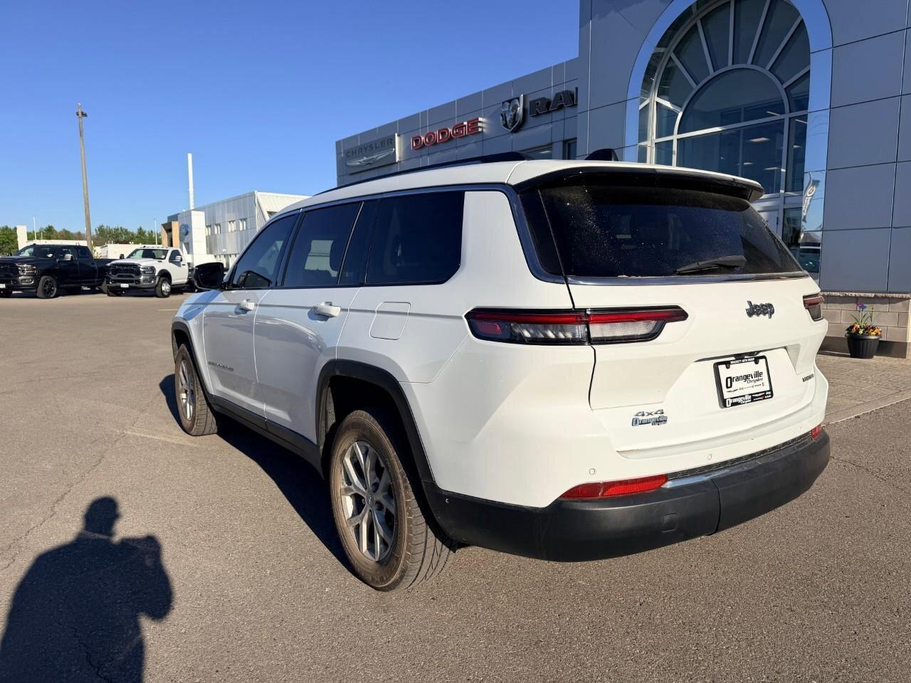 2023 Jeep Grand Cherokee L Limited 4x4 Photo3