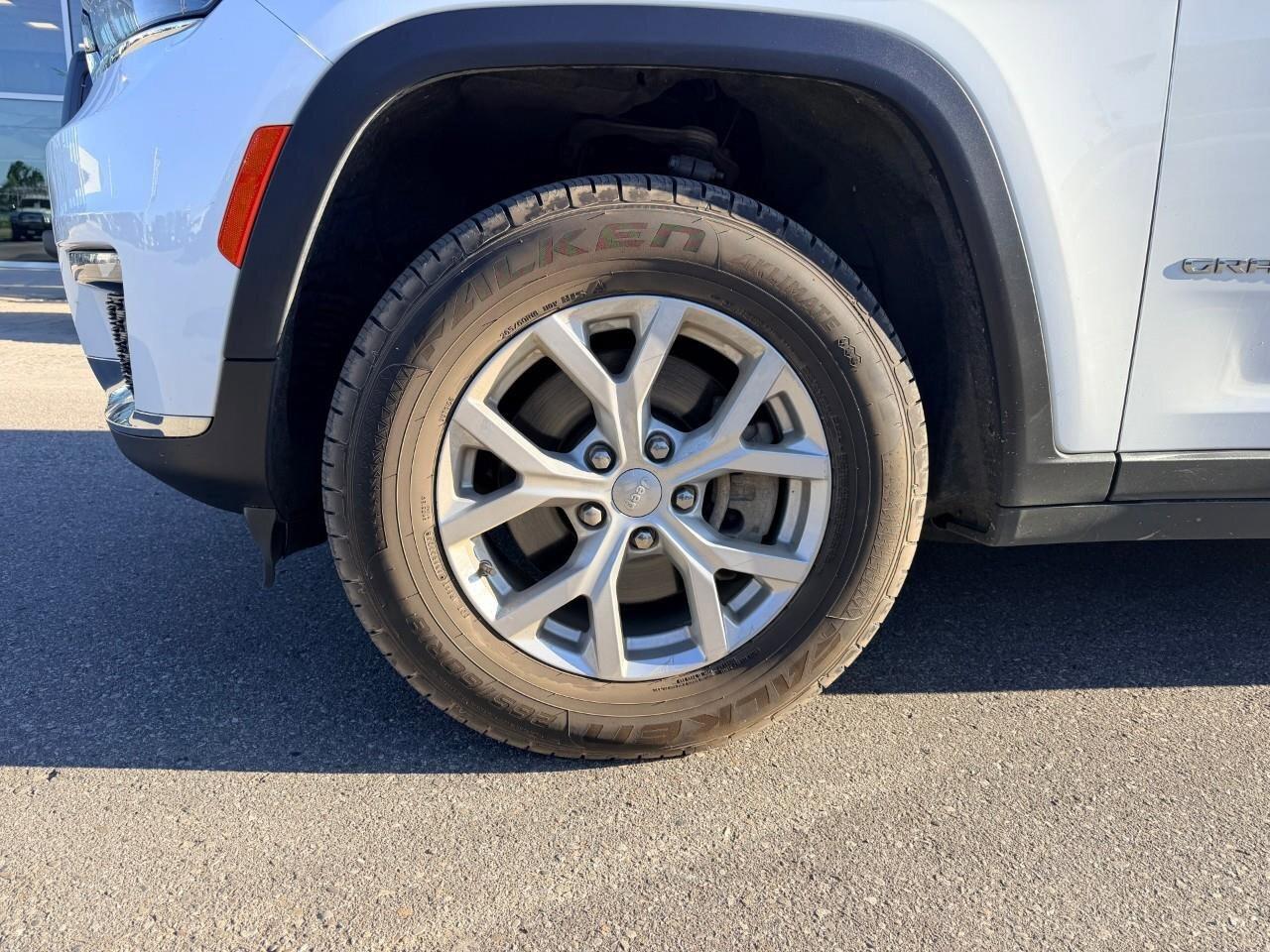 2023 Jeep Grand Cherokee L Limited 4x4 Photo