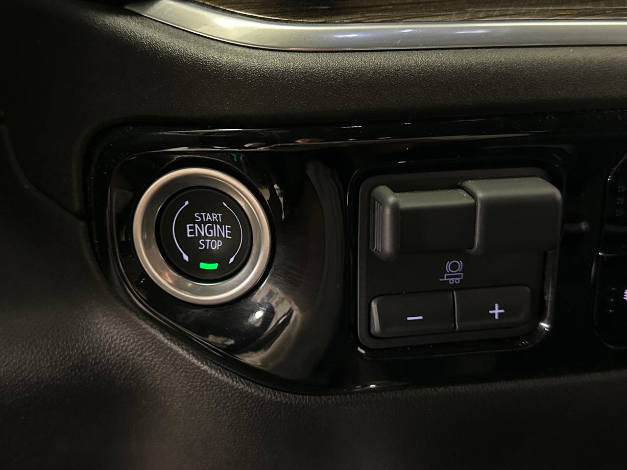 2024 Chevrolet Silverado 1500 RST Photo