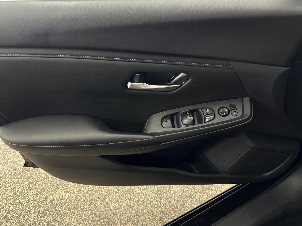 2024 Nissan Sentra SV Photo