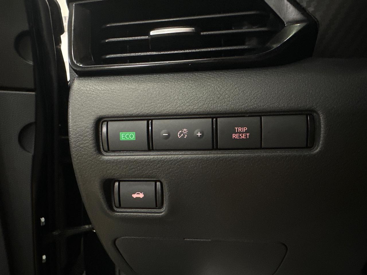 2024 Nissan Sentra SV Photo