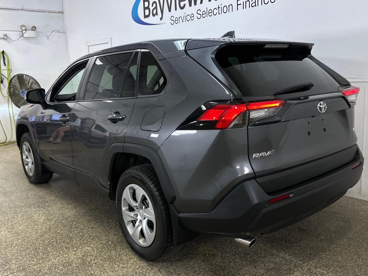 2022 Toyota RAV4 LE Photo