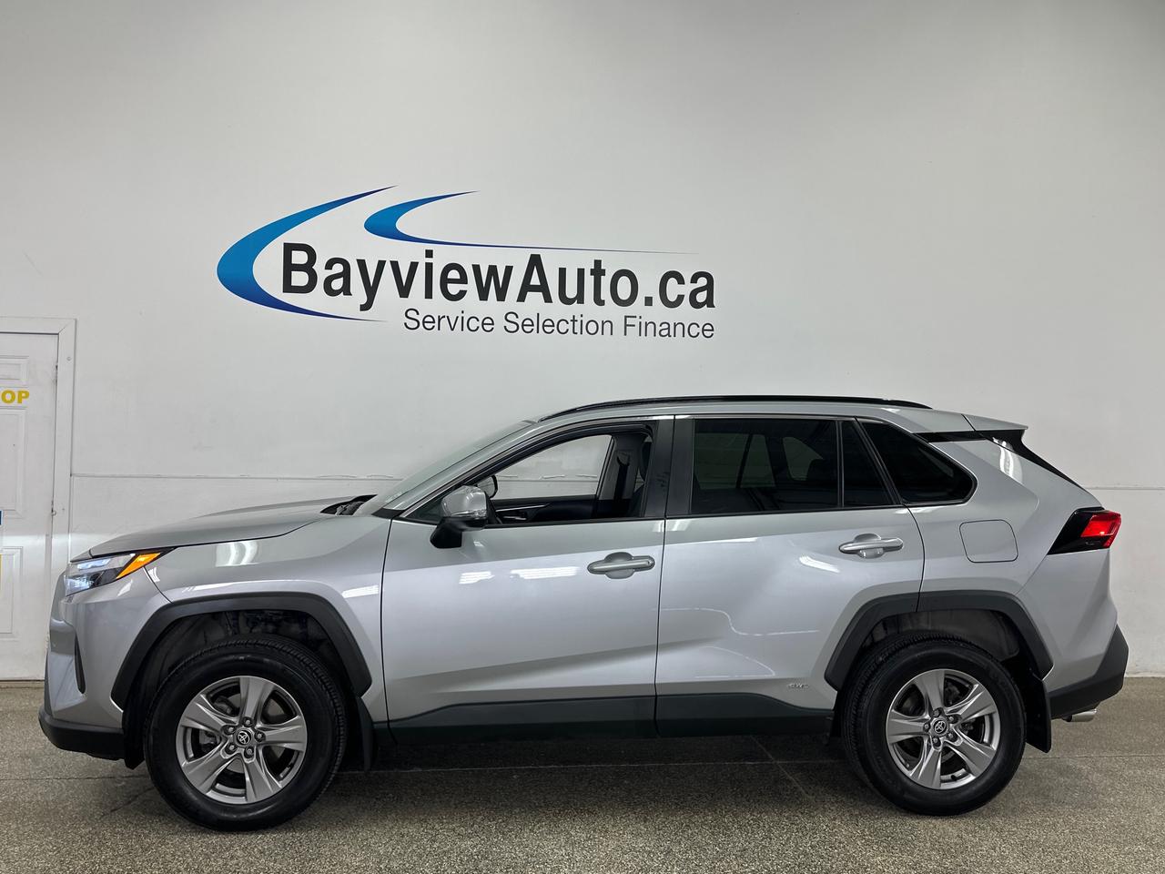 2024 Toyota RAV4 Hybrid XLE Photo