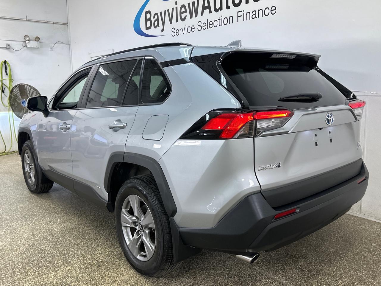 2024 Toyota RAV4 Hybrid XLE Photo