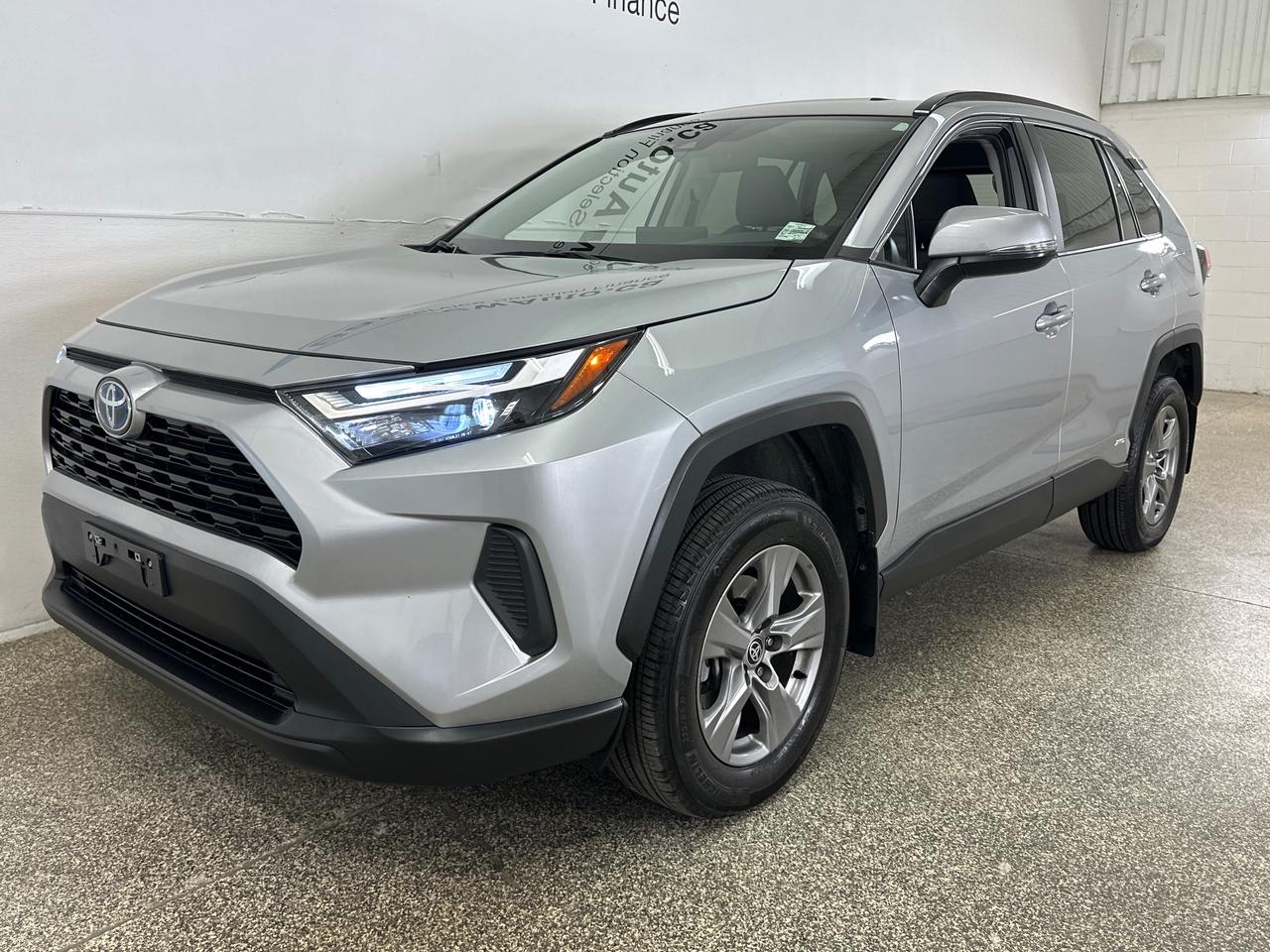 2024 Toyota RAV4 Hybrid XLE Photo