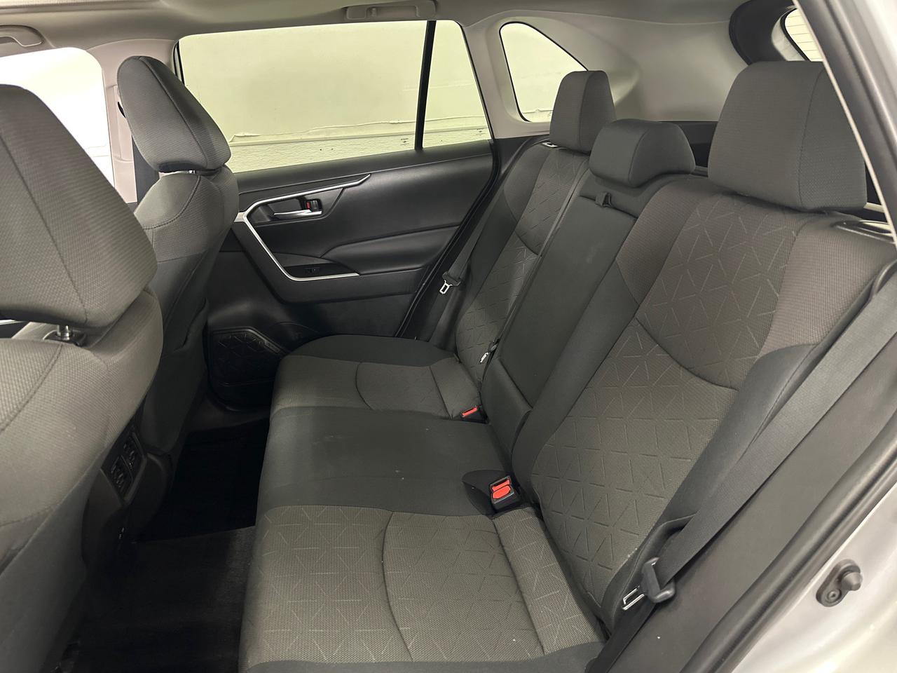 2024 Toyota RAV4 Hybrid XLE Photo