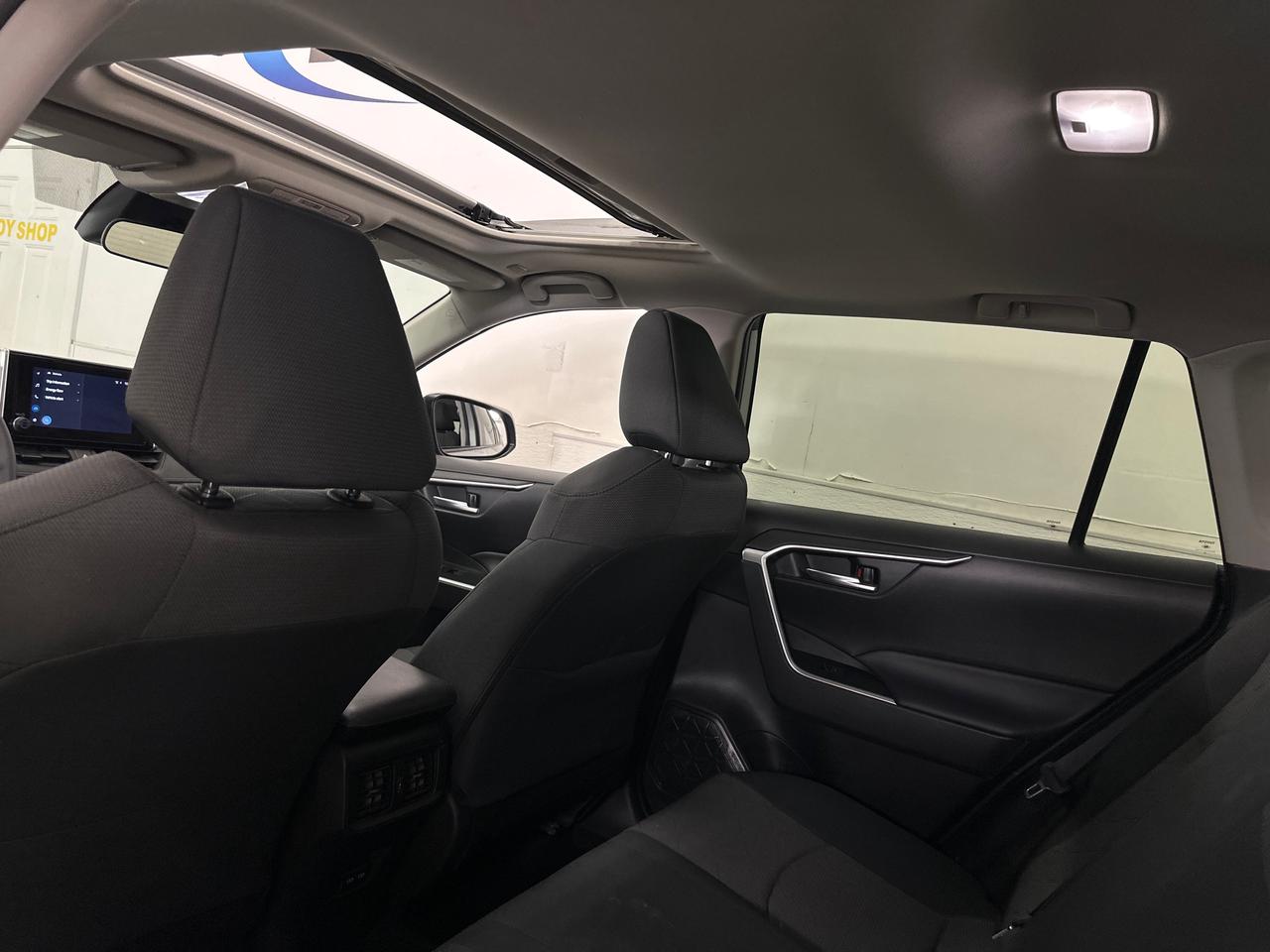 2024 Toyota RAV4 Hybrid XLE Photo