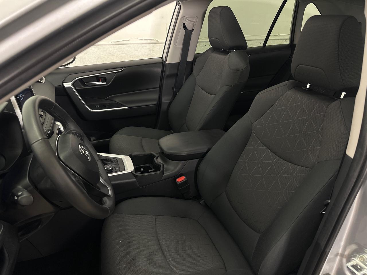 2024 Toyota RAV4 Hybrid XLE Photo