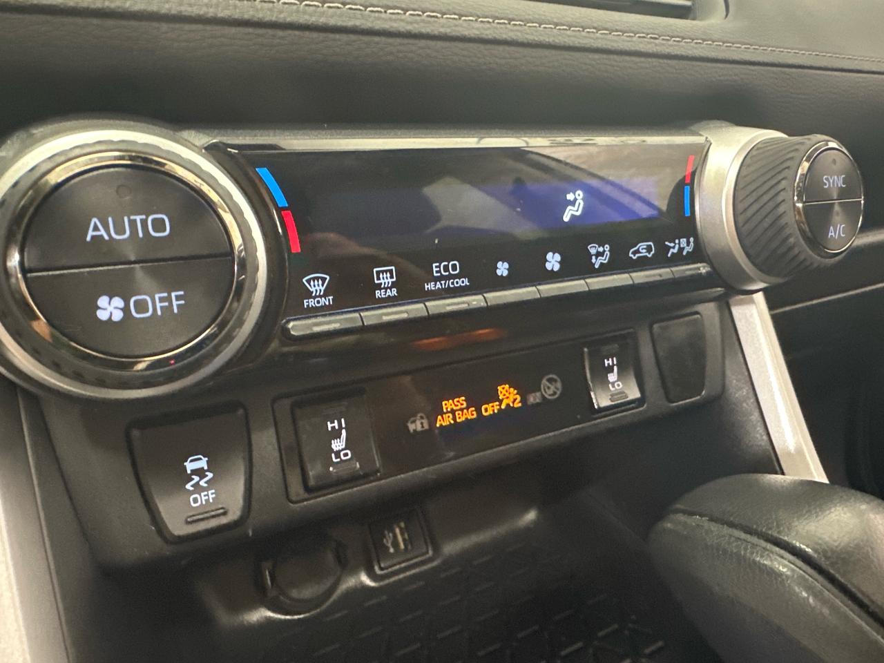 2024 Toyota RAV4 Hybrid XLE Photo
