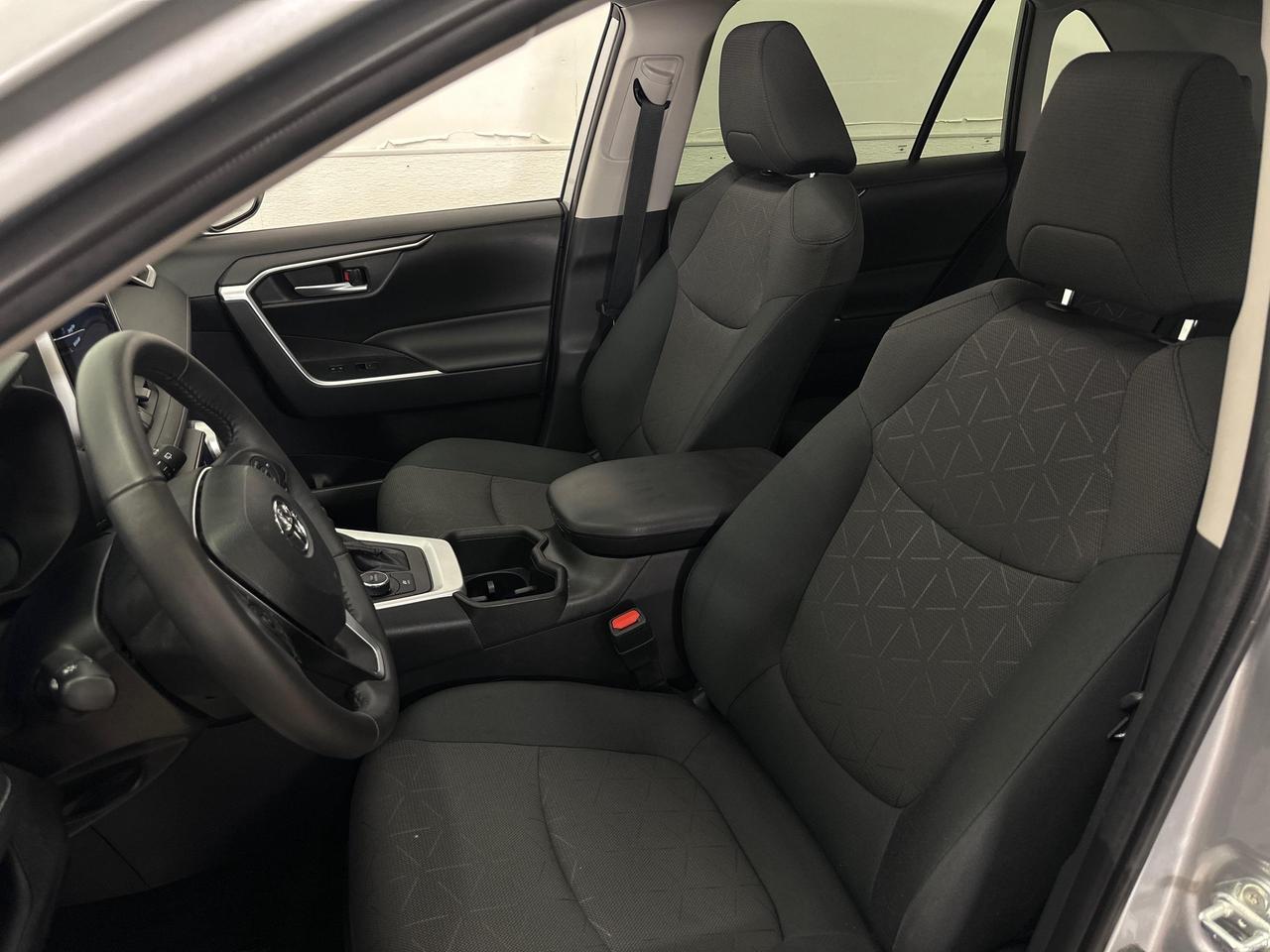 2024 Toyota RAV4 Hybrid XLE - HYBRID/AWD/SUNROOF/27KM/1 OWNER! Photo