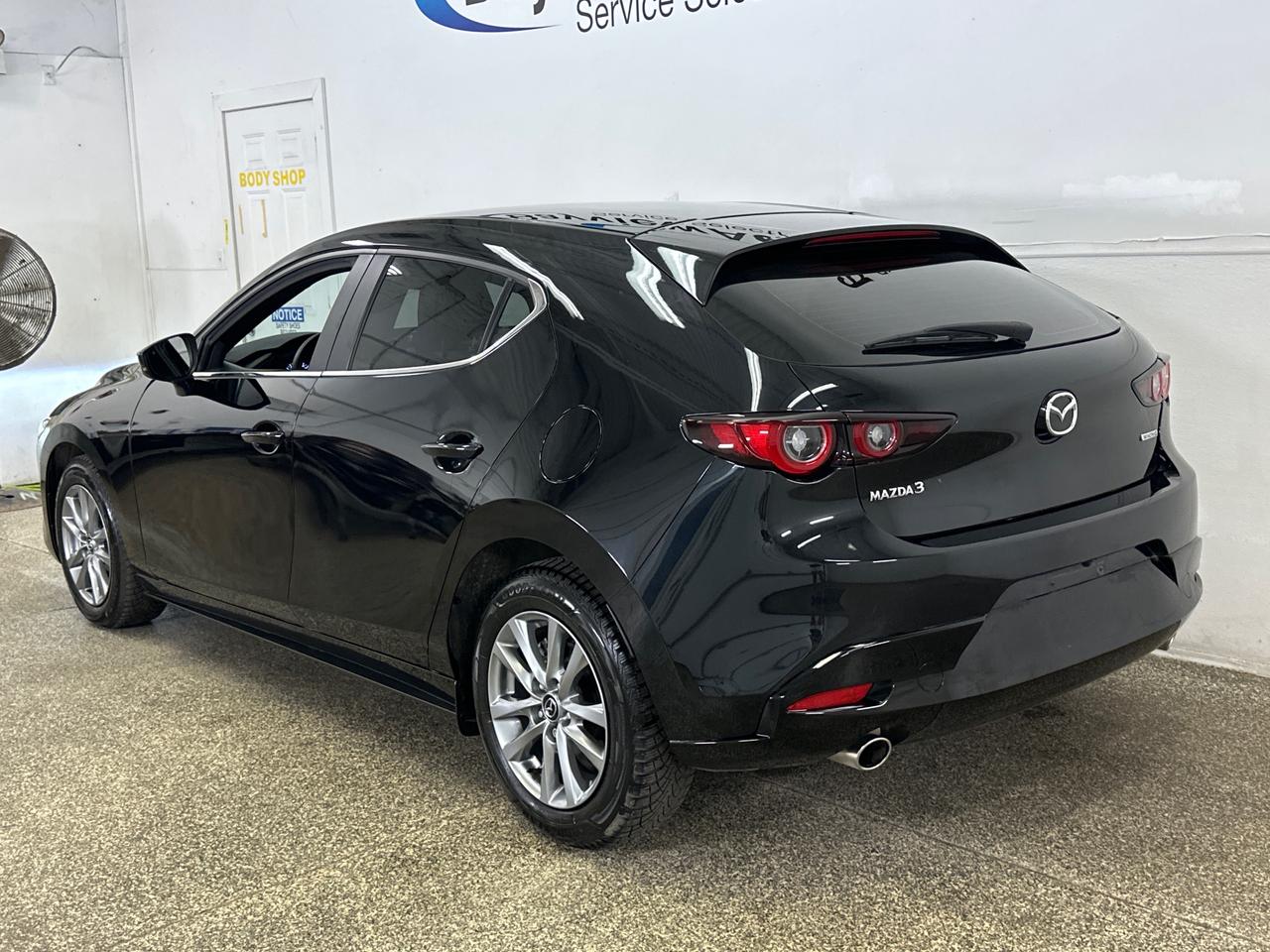 2025 Mazda MAZDA3 GX Photo