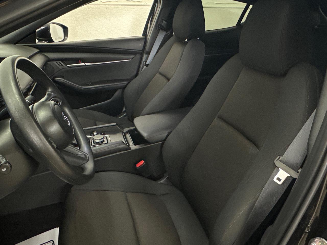 2025 Mazda MAZDA3 GX Photo