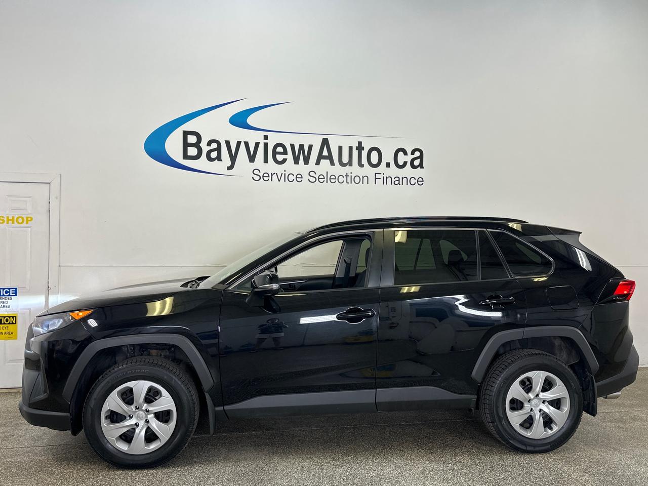 2021 Toyota RAV4 LE Photo