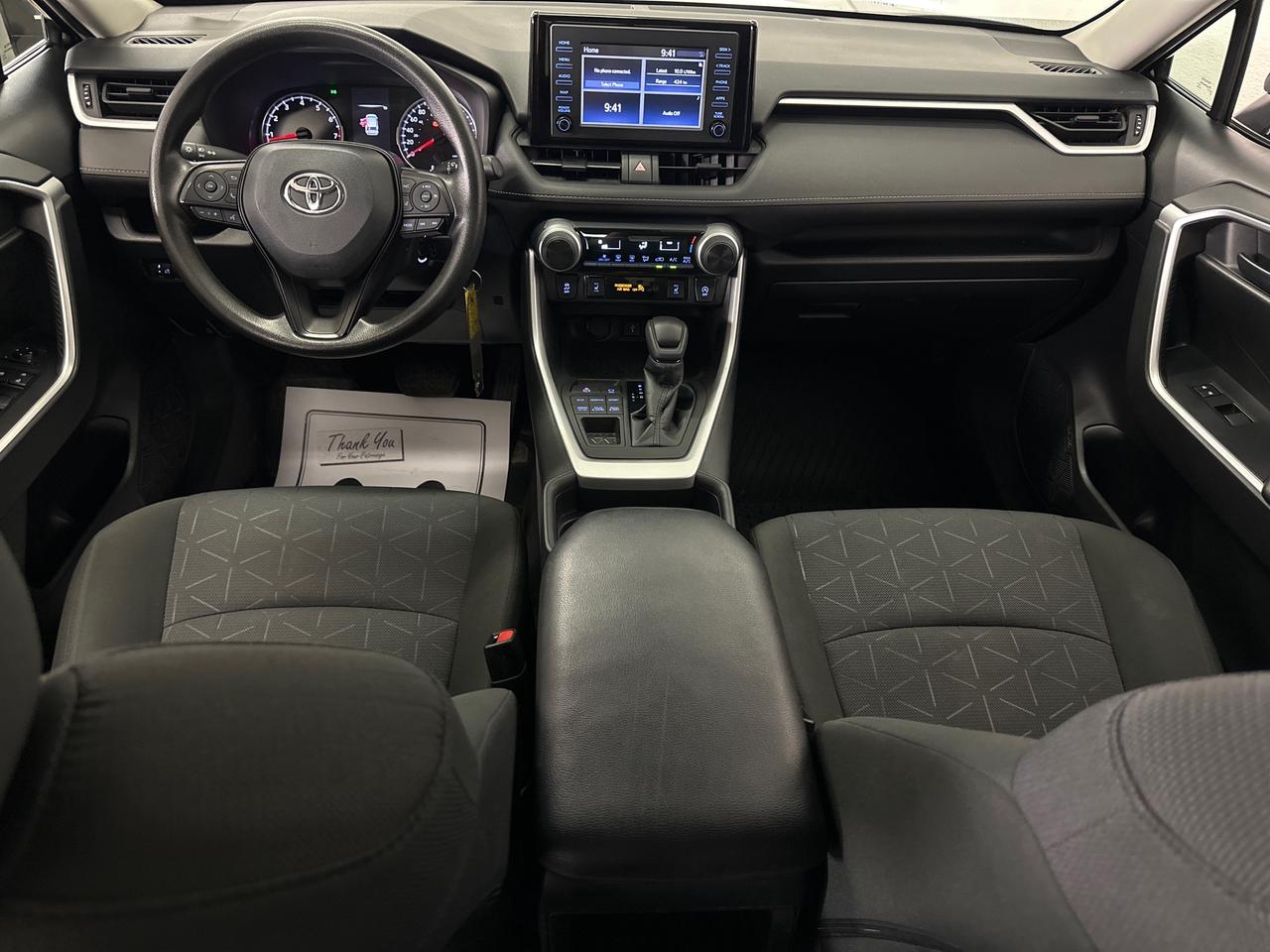 2021 Toyota RAV4 LE Photo
