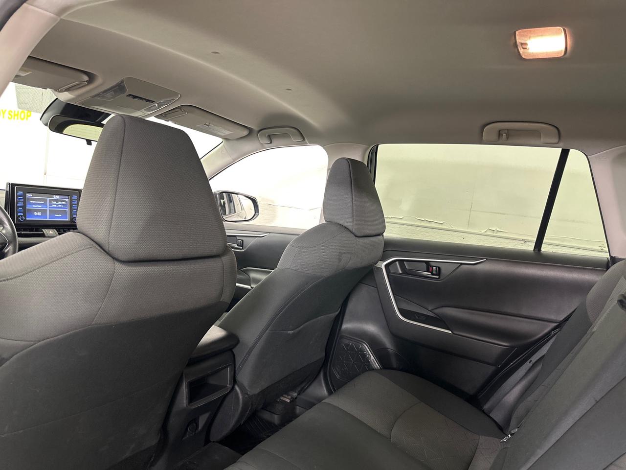 2021 Toyota RAV4 LE Photo