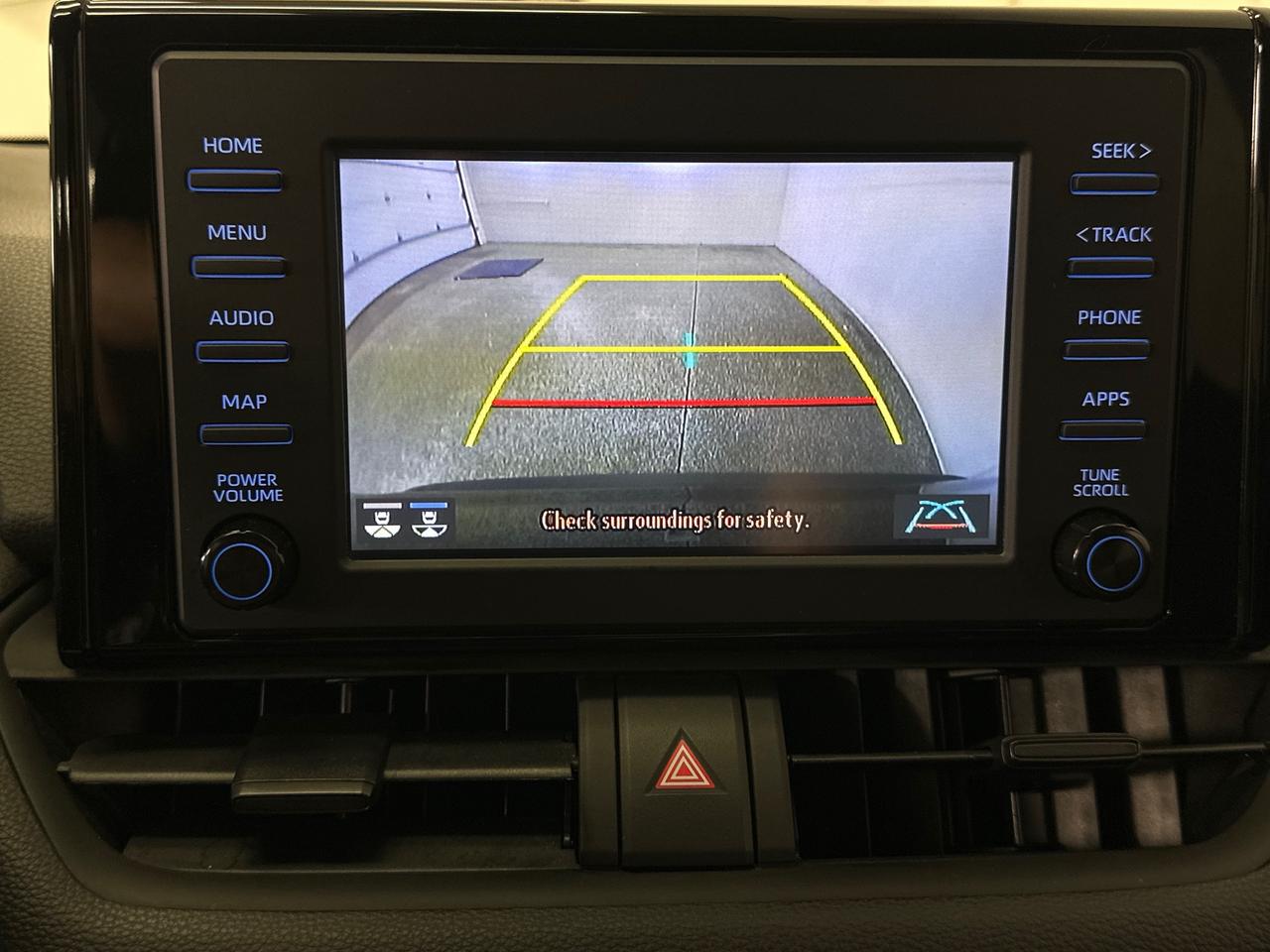 2021 Toyota RAV4 LE Photo