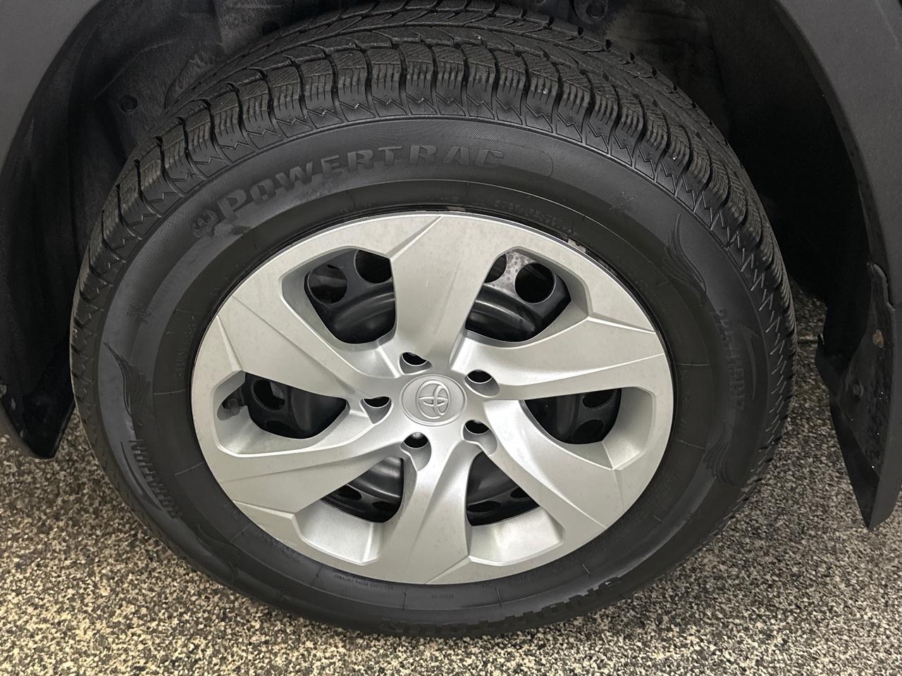 2021 Toyota RAV4 LE Photo