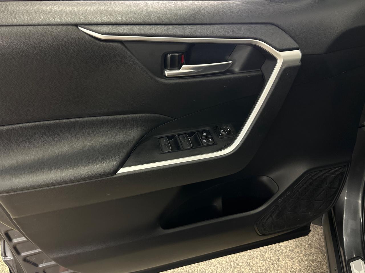 2024 Toyota RAV4 XLE Photo