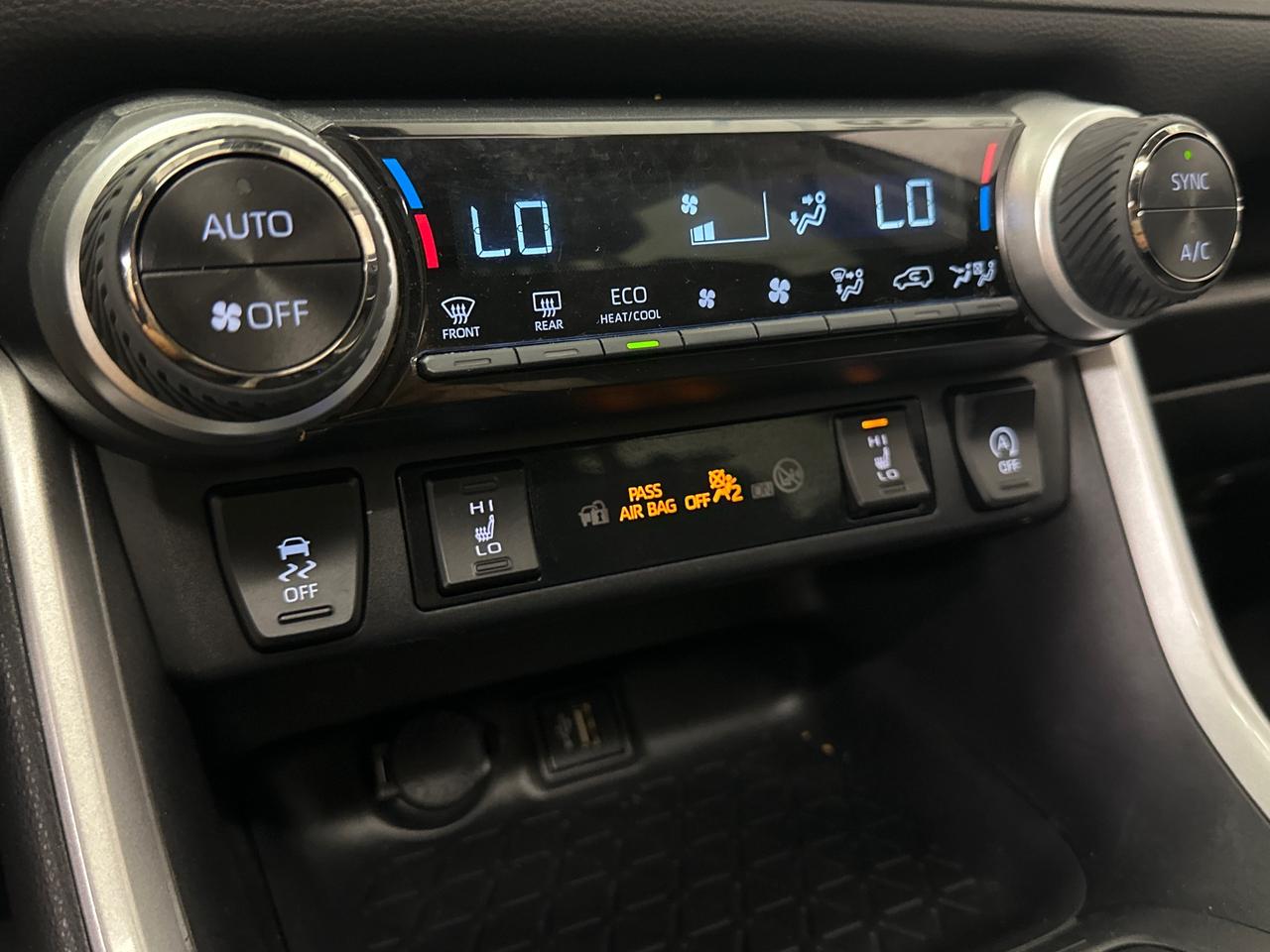 2024 Toyota RAV4 XLE Photo