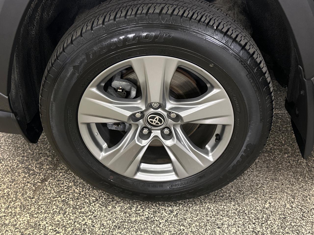 2024 Toyota RAV4 XLE Photo