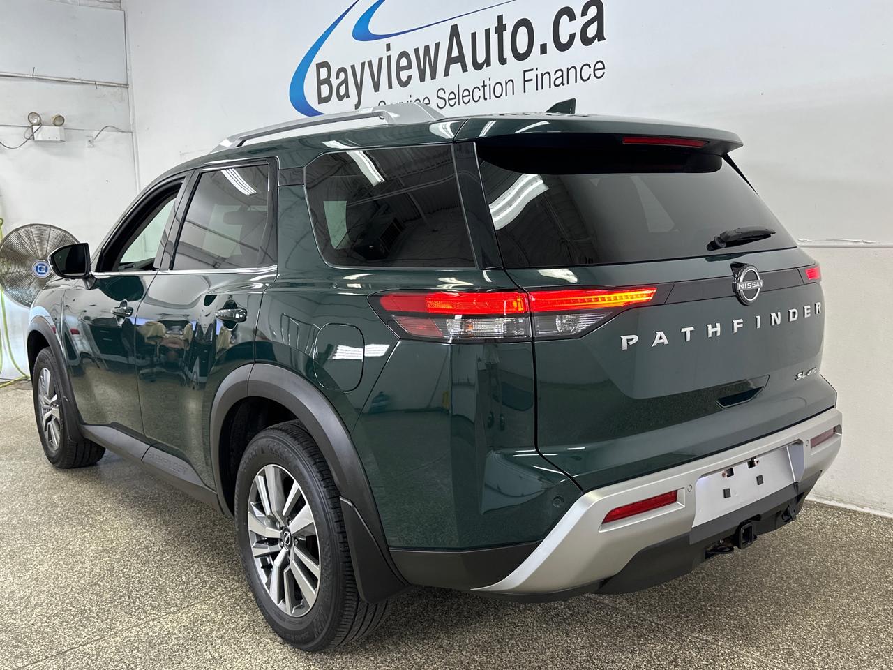 2022 Nissan Pathfinder SL Photo