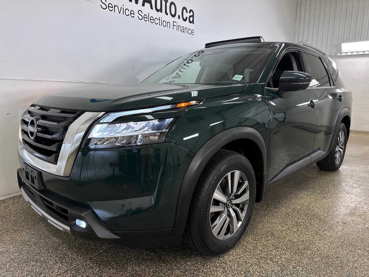 2022 Nissan Pathfinder SL Photo
