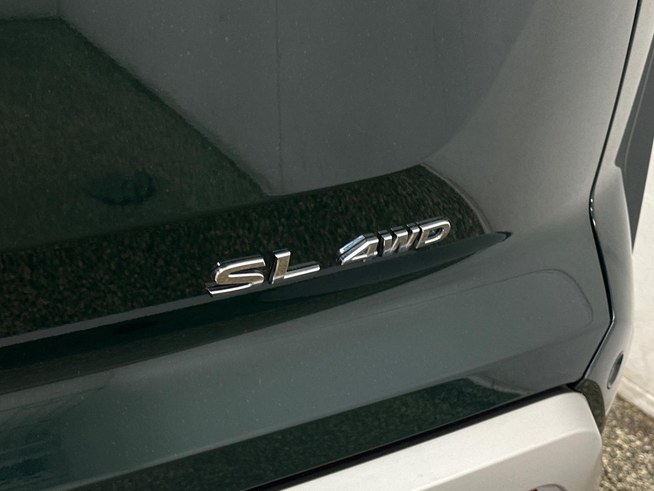 2022 Nissan Pathfinder SL Photo