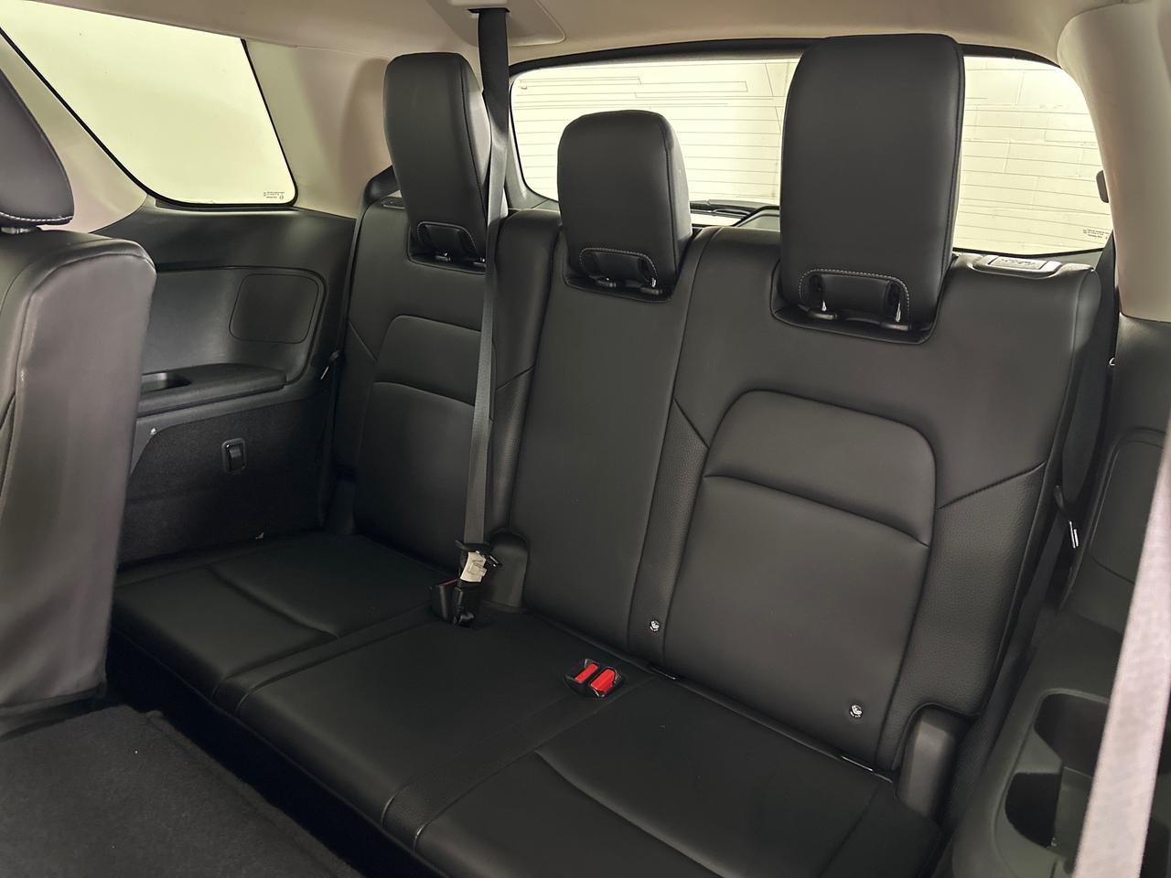2022 Nissan Pathfinder SL Photo