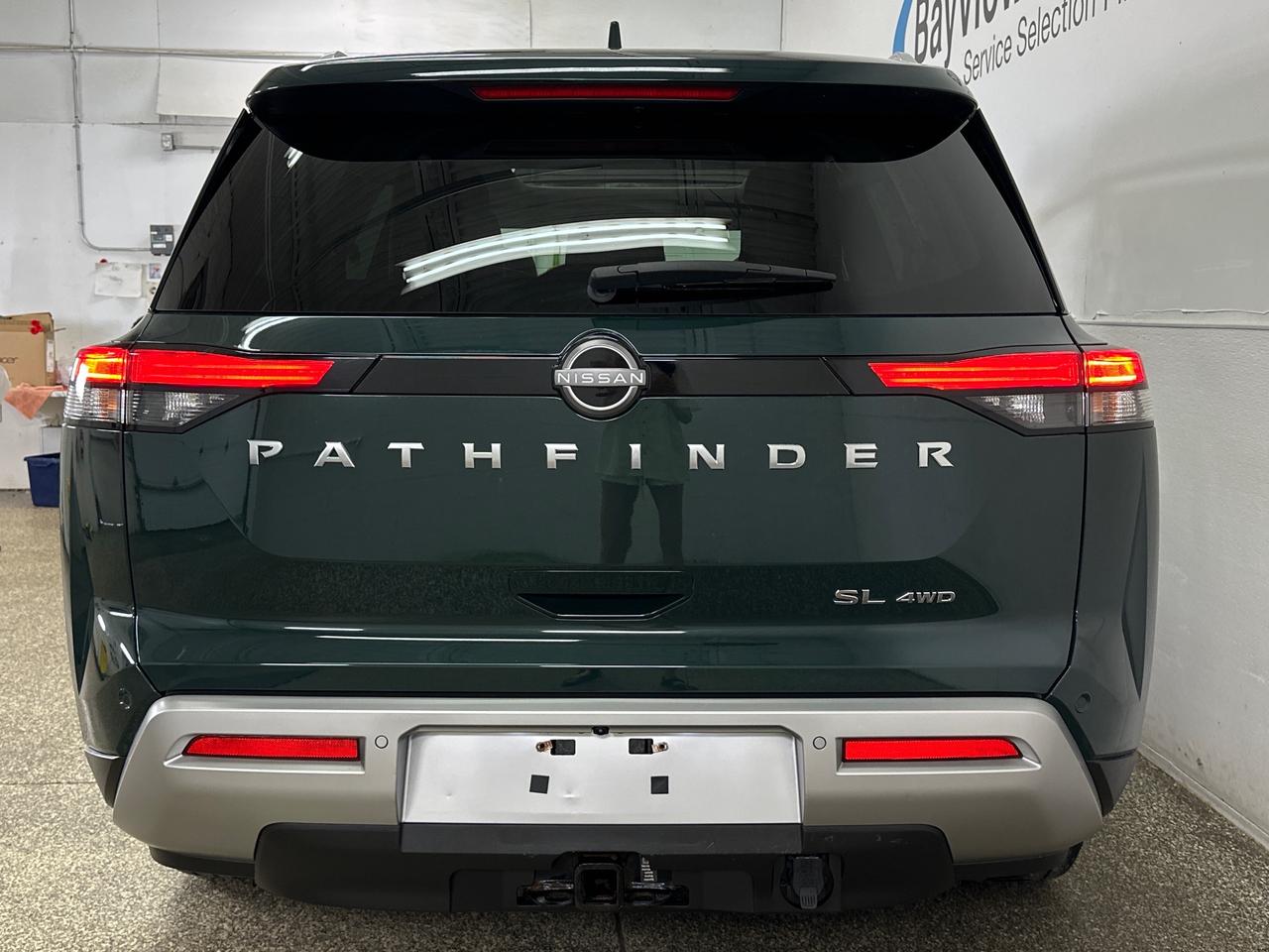 2022 Nissan Pathfinder SL Photo