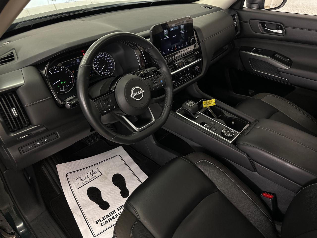 2022 Nissan Pathfinder SL Photo