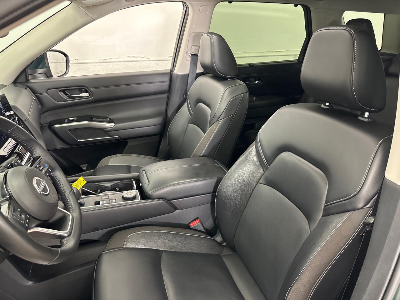 2022 Nissan Pathfinder SL Photo