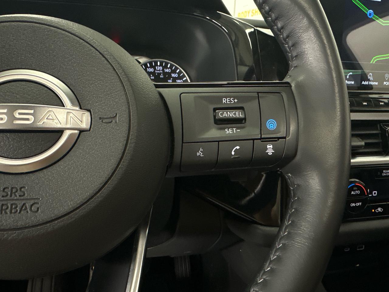 2022 Nissan Pathfinder SL Photo